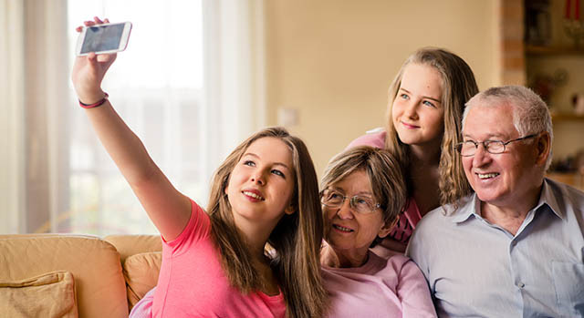 family-selfie-parkinson_640x350